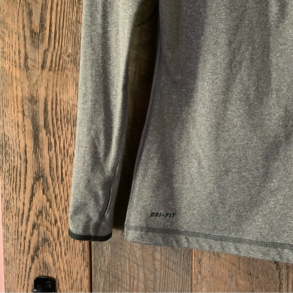 Women’s Small NIKE PRO Gray Fleece Lined Dri-Fit Long Sleeve Winter Zip Pullover